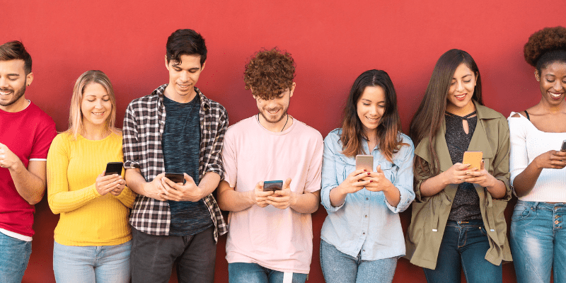 Nekklachten door telefoongebruik